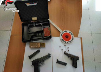Scicli, operaio 37enne arrestato per armi e munizioni