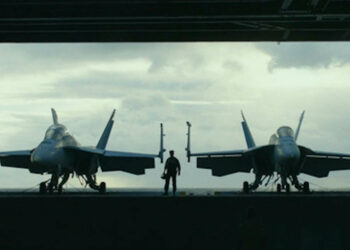 USS Truman in rada a Trieste dopo esercitazioni nello Jonio