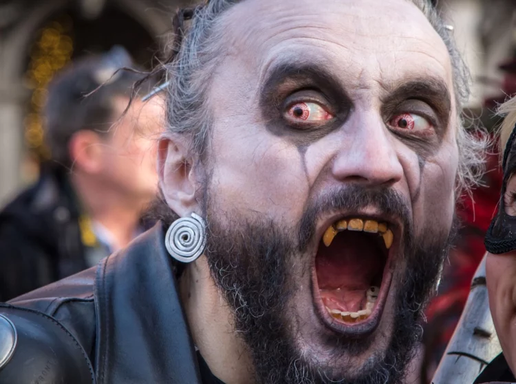 125 anni di Dracula, raduno record di vampiri in GB