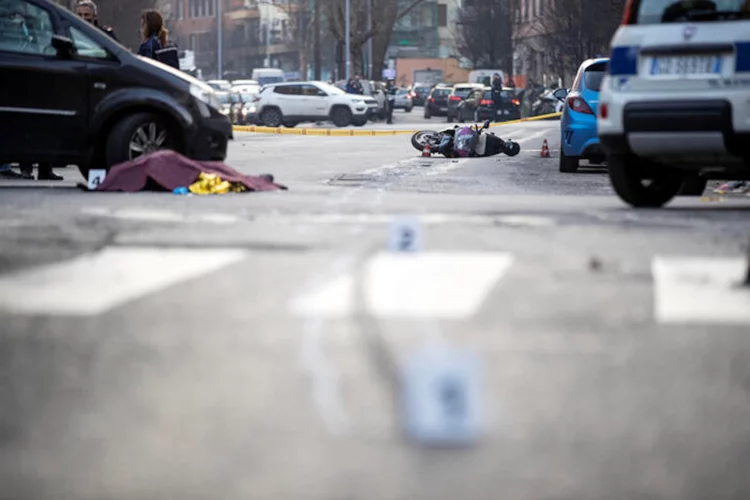 17enne morto in scooter: investito da poliziotto ubriaco