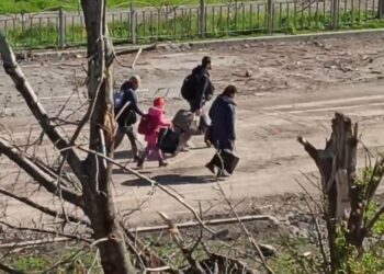 Ucraina, conflitto prosegue ma è ripresa l’evacuazione da Azovstal