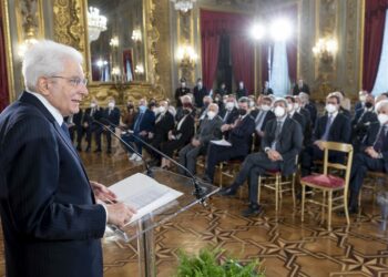 Mattarella “Valorizzare l’unità delle Forze Armate”