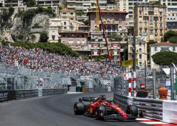Gp Monaco, prima fila Ferrari con Leclerc e Sainz