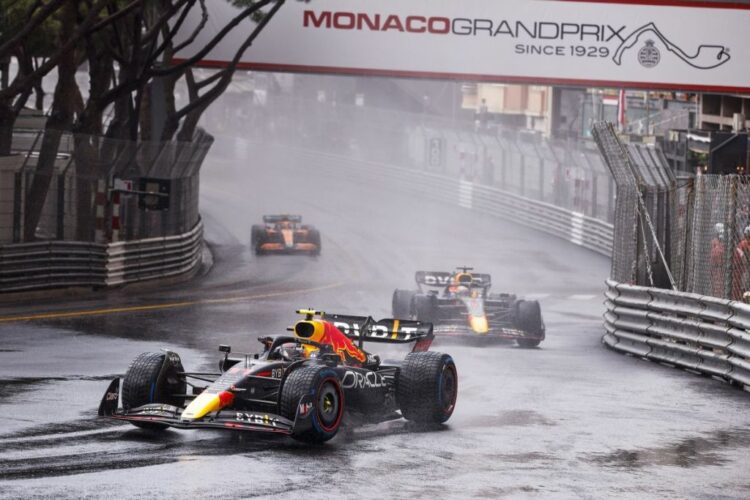 Perez trionfa al GP di Monaco, Sainz e Verstappen sul podio