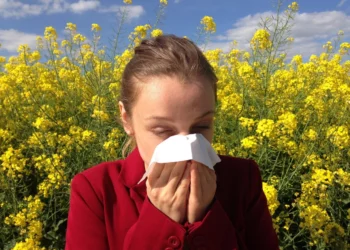 Allergie primaverili, quanto incidono su occhi? Ecco cosa fare