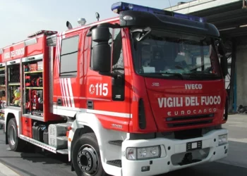Balcone crolla in via Roma a Palermo: nessun ferito