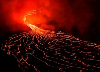 Etna, nuovo spettacolo di lava e attività stromboliana