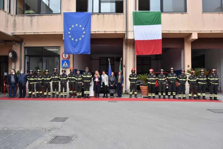 Anche i Vigili del Fuoco di Ragusa con la spilla Unicef sulle divise