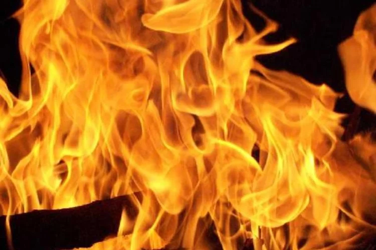 Incendio in una tomba al cimitero di Pozzallo: forse di natura dolosa