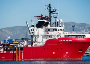 L'Ocean Viking con 287 migranti approderà nel porto di Pozzallo