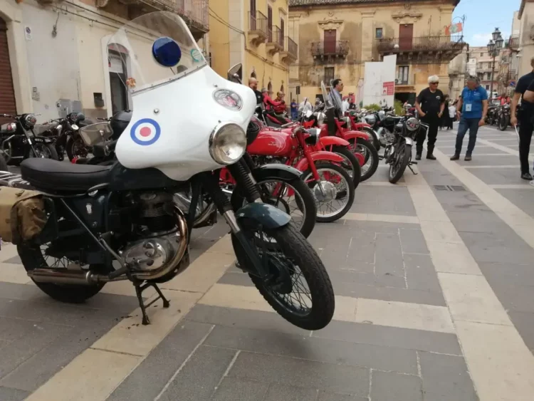 Moto storiche nel barocco Ibleo domani a Ragusa Ibla