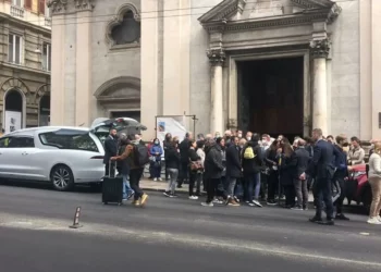 L'ultimo saluto ad Alice, uccisa a 34 anni dal fratello