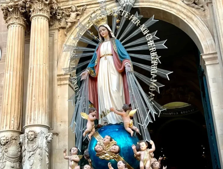 Madonna della Medaglia a Ragusa: processione
