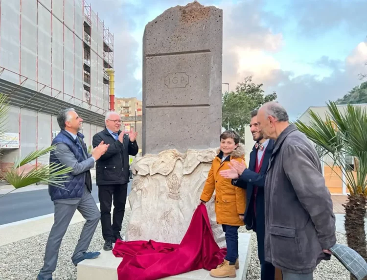 Modica, inaugurata la scultura dedicata al cioccolato