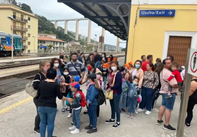 Modica, lieto fine per la gita scolastica in treno: bambini felici