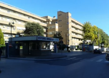 Ospedale Siracusa, donna cade dal terzo piano: è grave