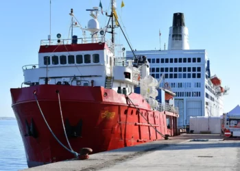 Pozzallo, sbarco di 58 migranti da nave Sea Eye