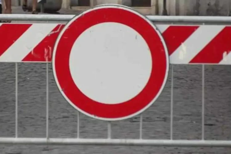 Ragusa, avviso per divieto di transito in via del Mercato