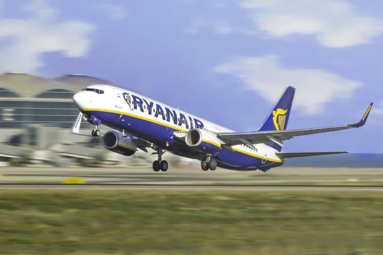 Ryanair cerca assistenti di volo: selezione a Comiso
