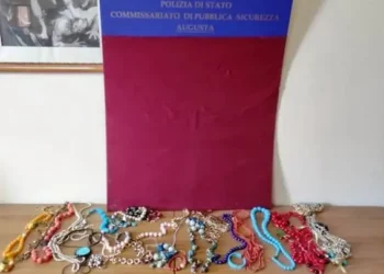 Augusta, ladri in fuga dai tetti: refurtiva per 20 mila euro