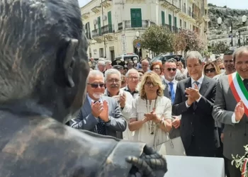 Scicli, una statua al giudice Severino Santiapichi
