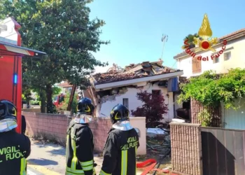 Esplode palazzina nel veneziano: un ferito grave