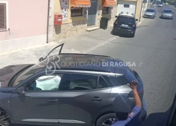 Incidente a Modica, scontro tra 2 auto