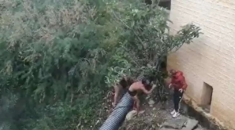 Maltempo, torrente in piena: soccorsi 4 turisti