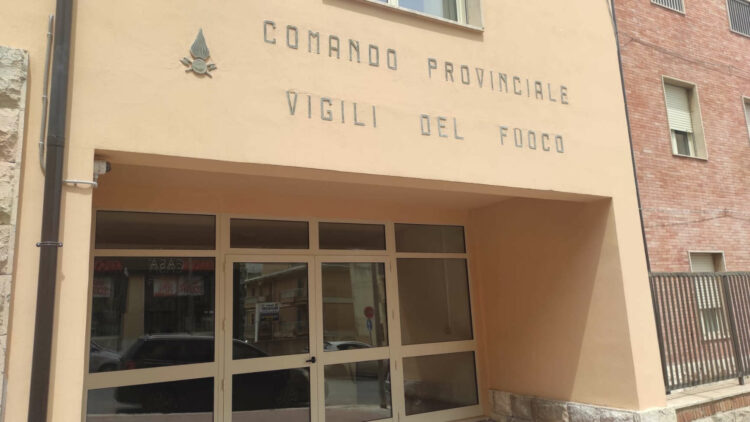 Ragusa uffici vigili del fuoco, ingresso da viale dei Platani