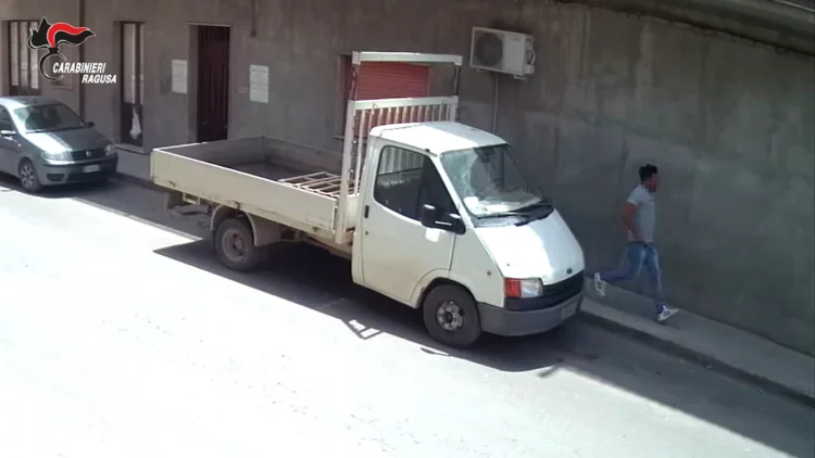 Omicidio a Vittoria: le immagini delle telecamere FOTO