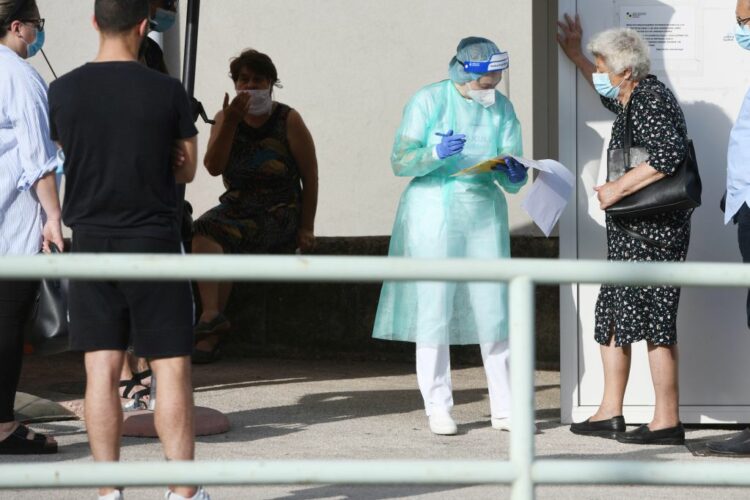 Covid, 55.829 nuovi positivi in italia