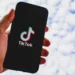 24enne cerca madre su Tik Tok: lancia un appello