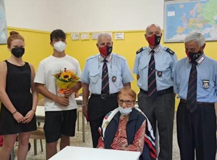 A 90 anni prende la licenza media ora le superiori