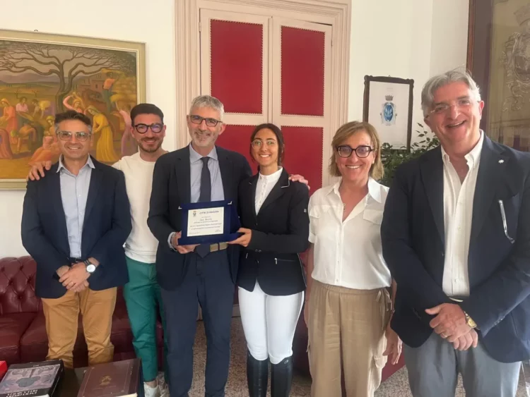 L'amazzone Gaia Barone ricevuta al Comune di Ragusa