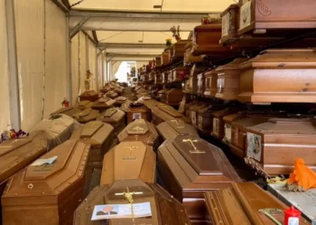 Bara scomparsa al cimitero di Palermo: era sotto la tensostruttura