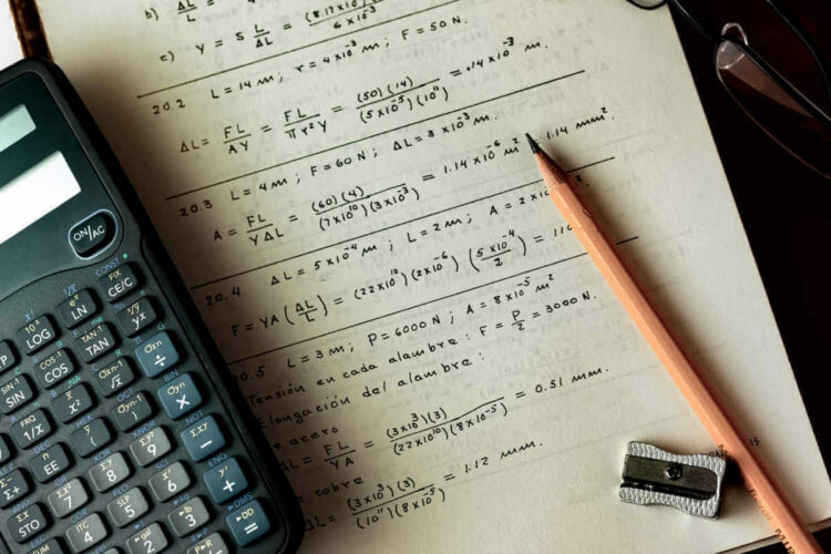 Esami di maturità, vietati cellulari si a calcolatrici