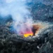 Etna, bocca in Valle del Bove: colata lavica