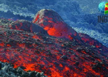 Etna, nuova bocca e nuova colata lavica