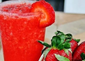 Granita di fragole fatta in casa: ricetta facile