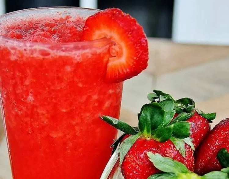 Granita di fragole fatta in casa: ricetta facile