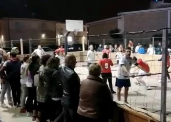 Il torneo misto di calcio balilla umano a Ragusa