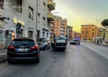 Incidente Roma, muore una donna: grave la figlia 15enne