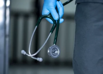 Incidente, operaio di 30 anni folgorato: è grave