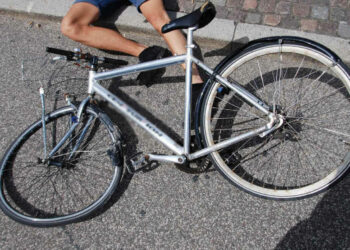 Incidente sulla Modica-Rosolini: auto contro bici