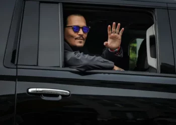 Johnny Depp diffamato da ex moglie che dovrà pagare 15 milioni di dollari