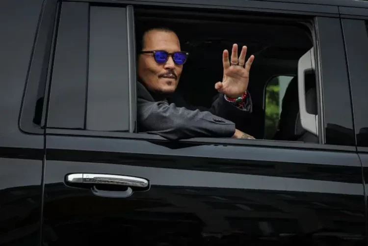Johnny Depp diffamato da ex moglie che dovrà pagare 15 milioni di dollari