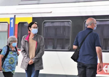 Mascherina al chiuso, proroga obbligo a settembre: ecco dove