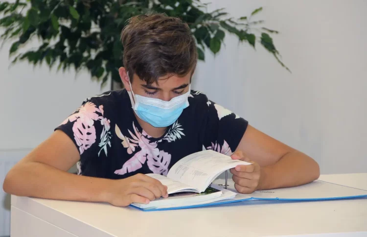 Mascherine alla Maturità, Costa spinge per il no