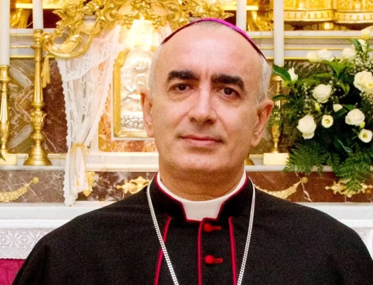 Modica, il Vescovo di Noto fa un nuovo valzer di parroci