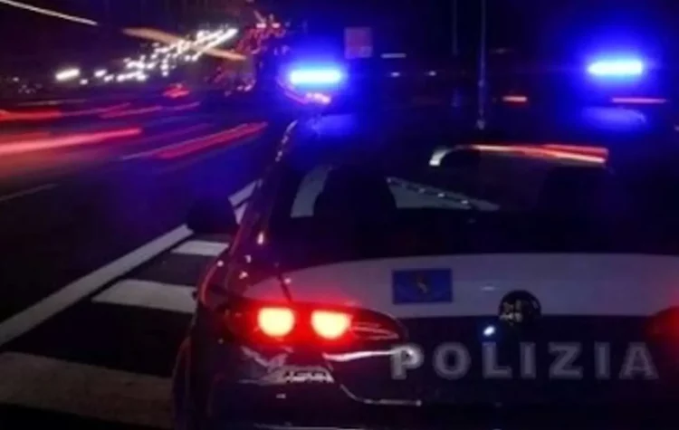 Napoli, 17enne uccide la madre a coltellate